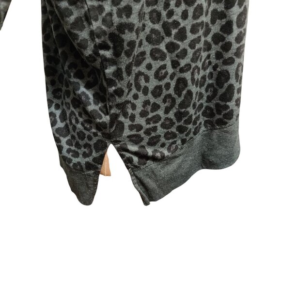 Avia L Black Gray Leopard Print Pullover Top Long Sleeve Crew Neck Thumb Holes - Picture 5 of 9